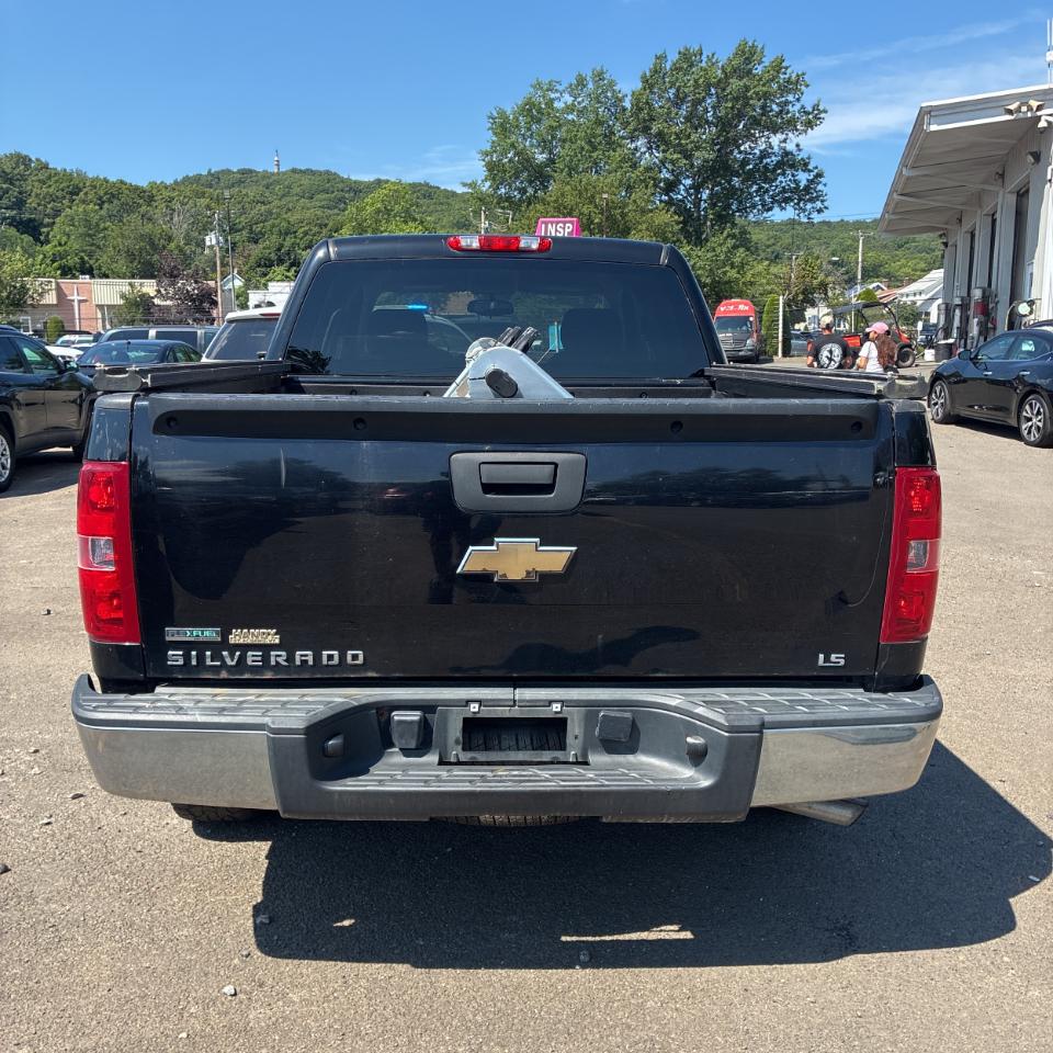 Chevrolet Silverado 1500 4WD Crew Cab 143.5" LS 2011