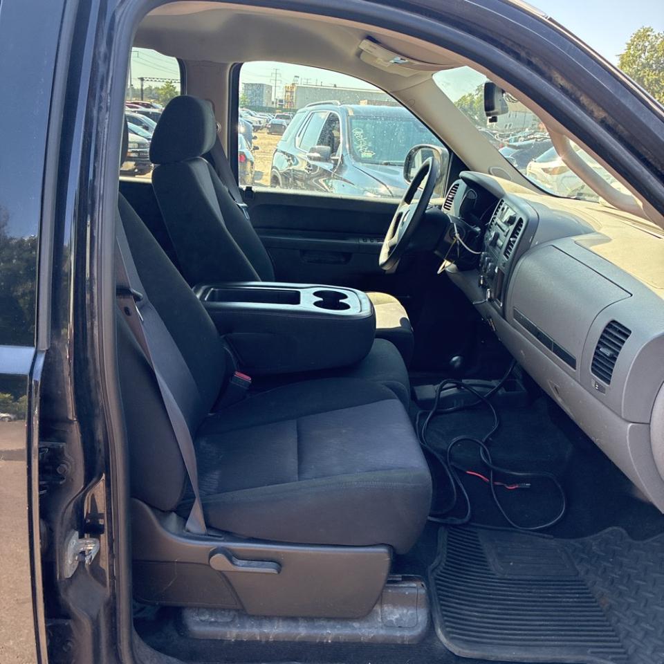 Chevrolet Silverado 1500 4WD Crew Cab 143.5" LS 2011
