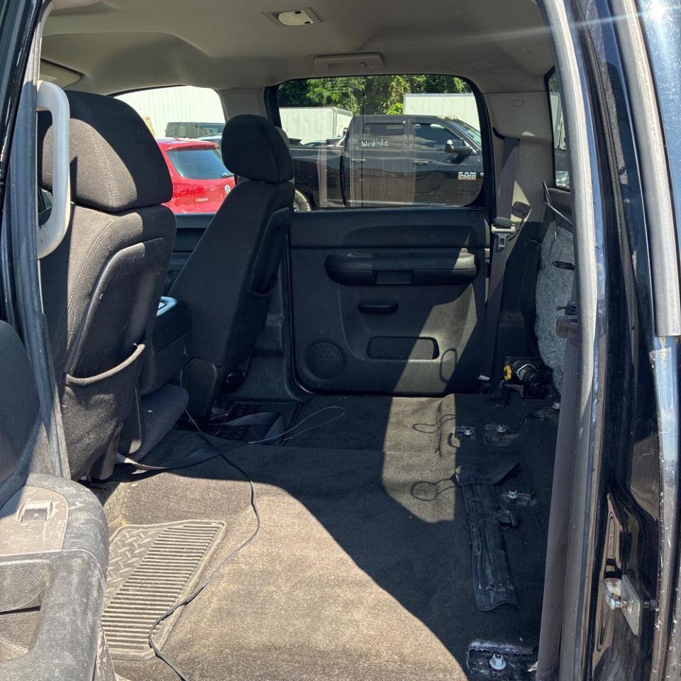 Chevrolet Silverado 1500 4WD Crew Cab 143.5" LS 2011