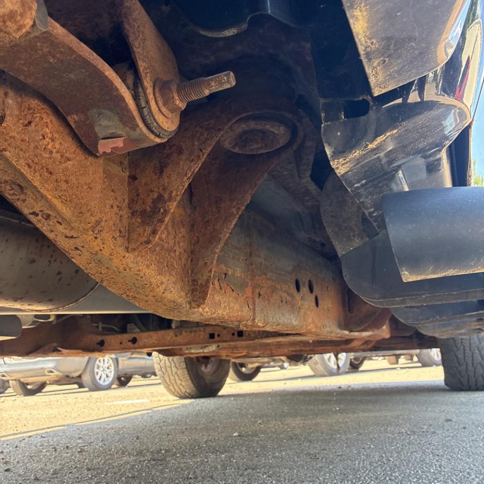 Chevrolet Silverado 1500 4WD Crew Cab 143.5" LS 2011