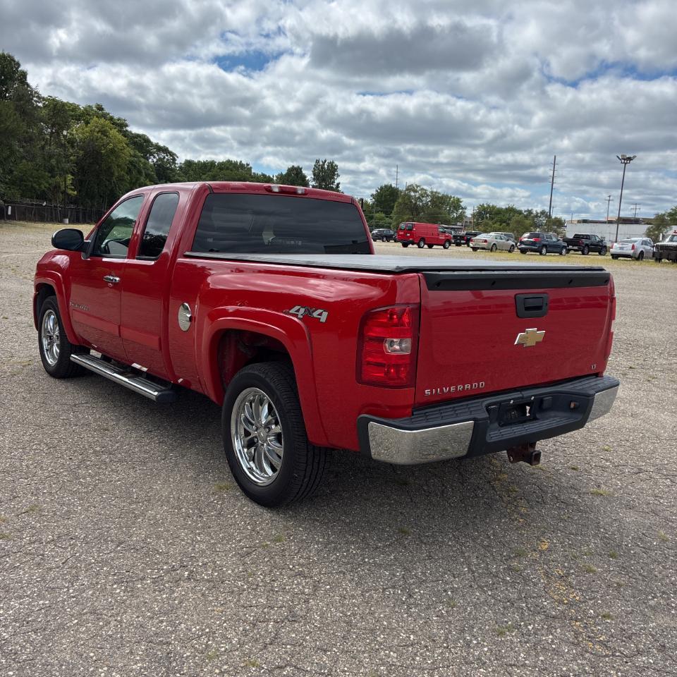 Chevrolet Silverado 1500 4WD Ext Cab 143.5" LT w/1LT 2007