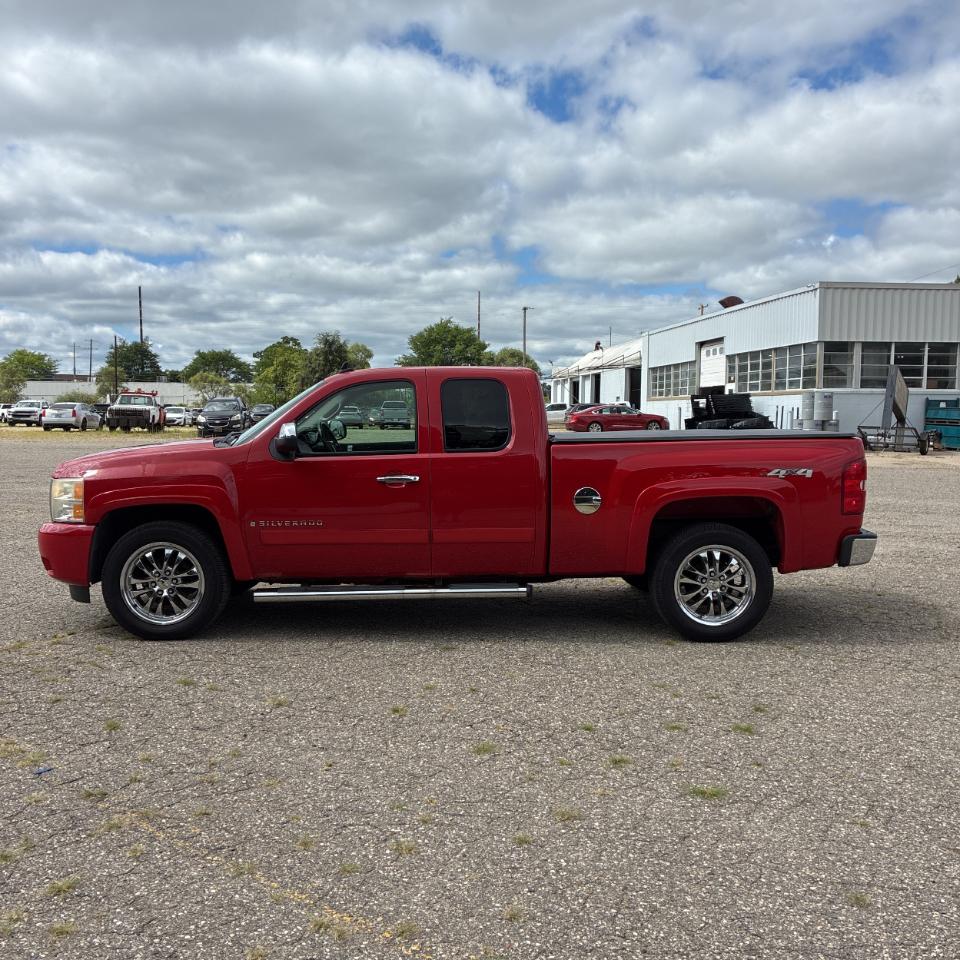 Chevrolet Silverado 1500 4WD Ext Cab 143.5" LT w/1LT 2007