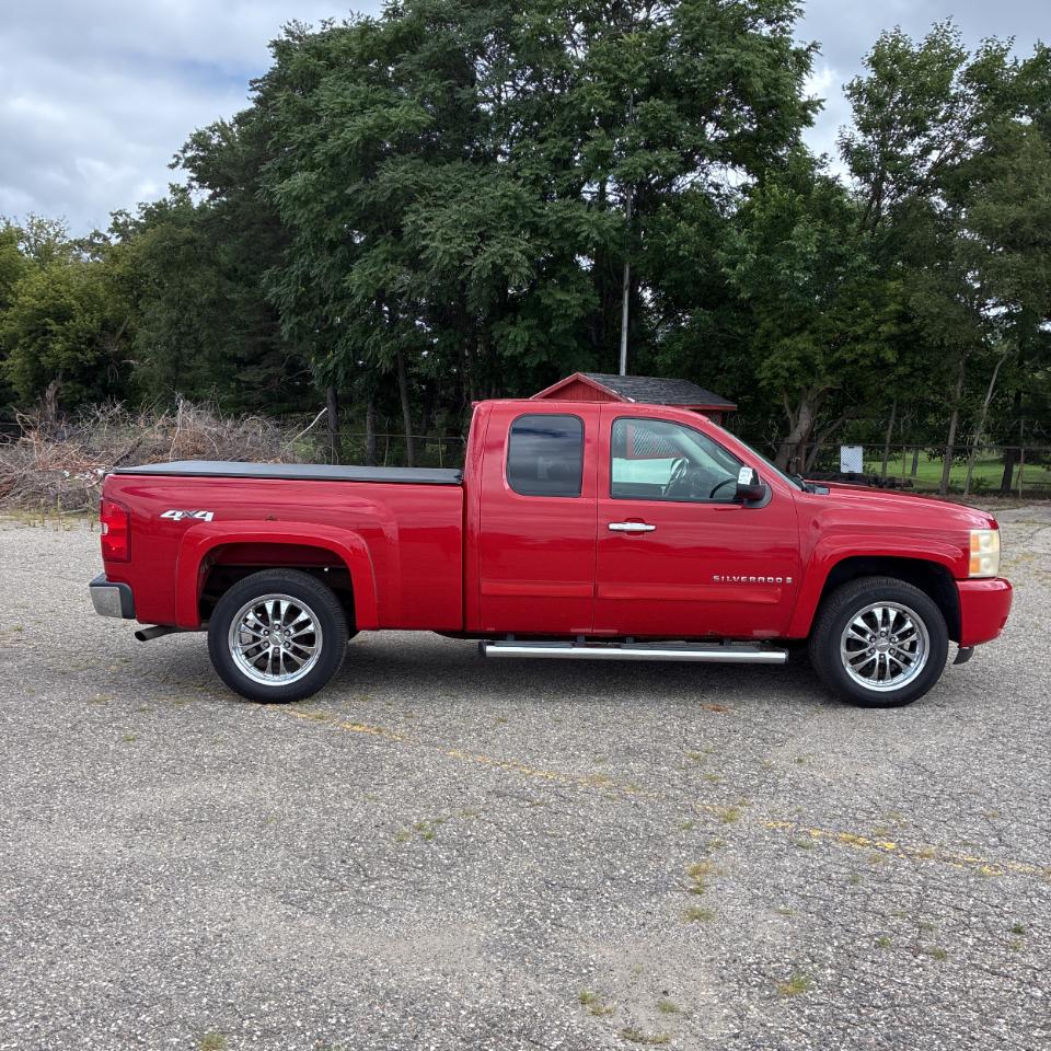Chevrolet Silverado 1500 4WD Ext Cab 143.5" LT w/1LT 2007