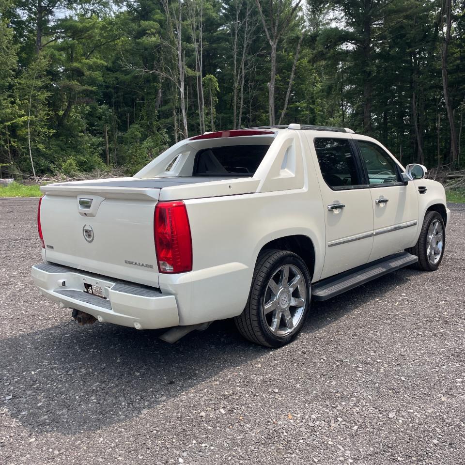 Cadillac Escalade EXT AWD 4dr Premium 2012