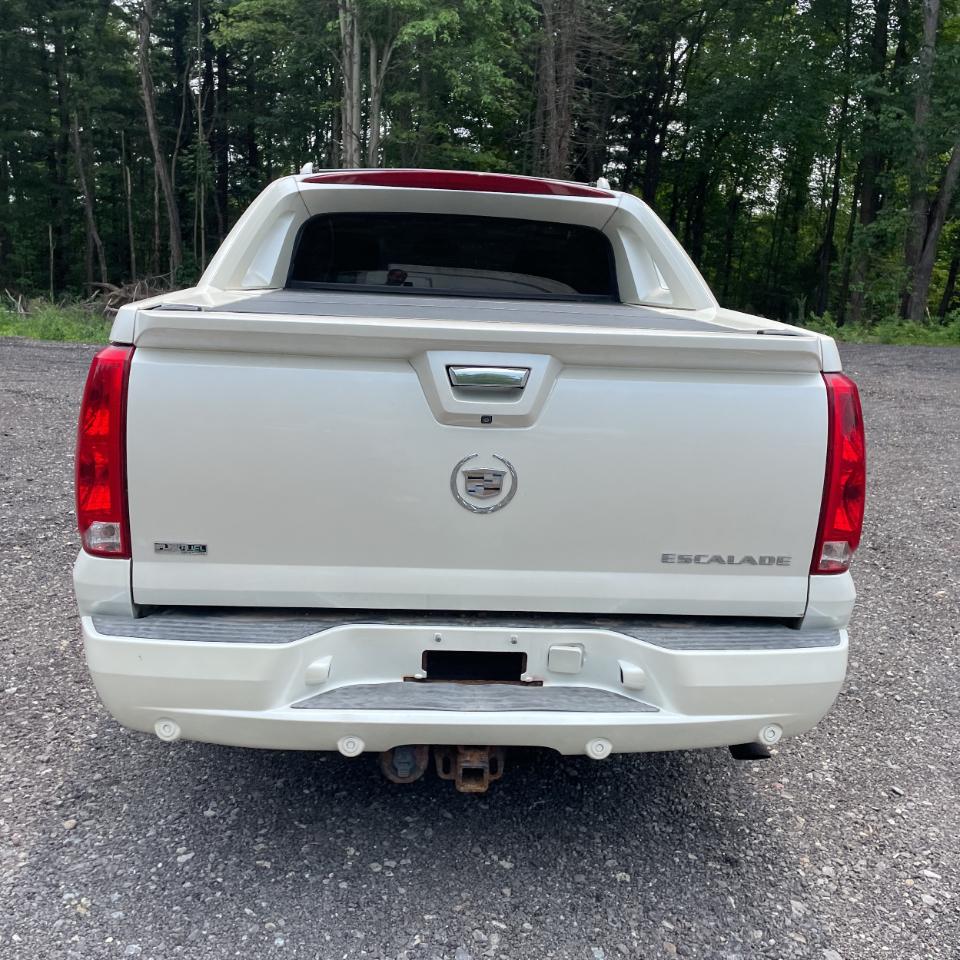 Cadillac Escalade EXT AWD 4dr Premium 2012