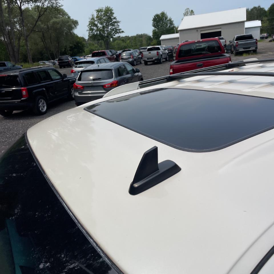 Cadillac Escalade EXT AWD 4dr Premium 2012