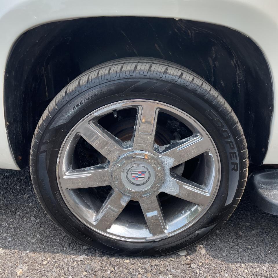 Cadillac Escalade EXT AWD 4dr Premium 2012