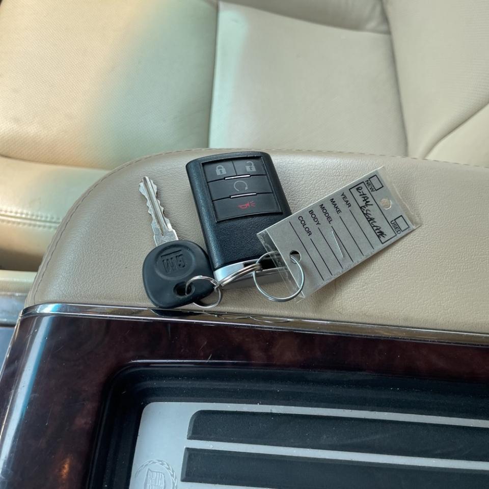 Cadillac Escalade EXT AWD 4dr Premium 2012