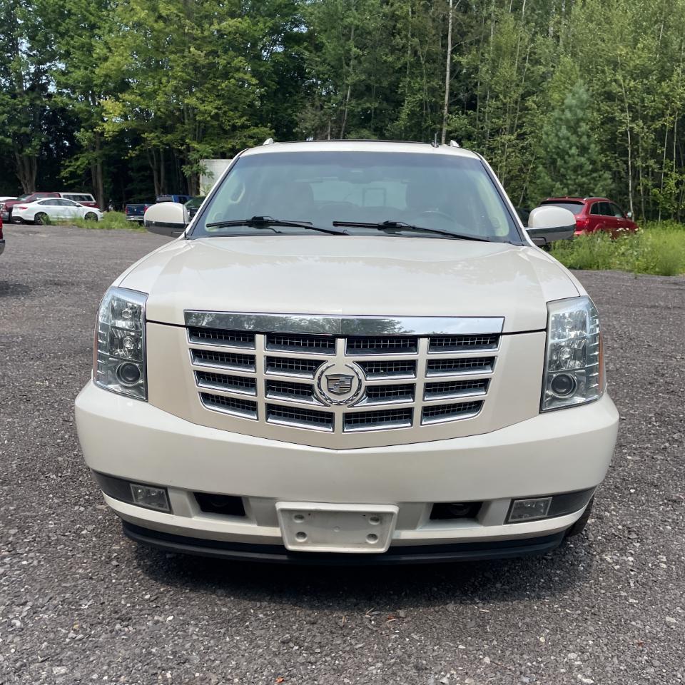 Cadillac Escalade EXT AWD 4dr Premium 2012