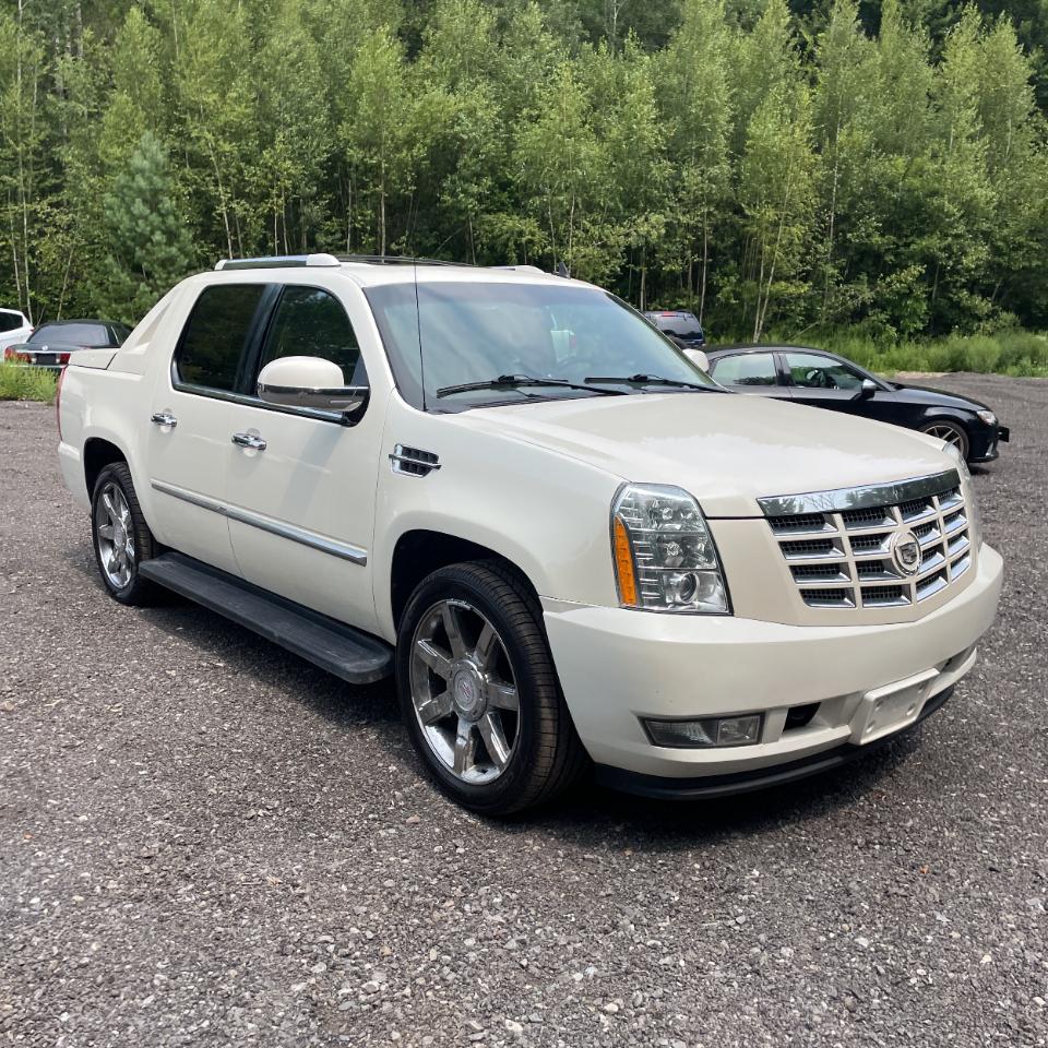 Cadillac Escalade EXT AWD 4dr Premium 2012