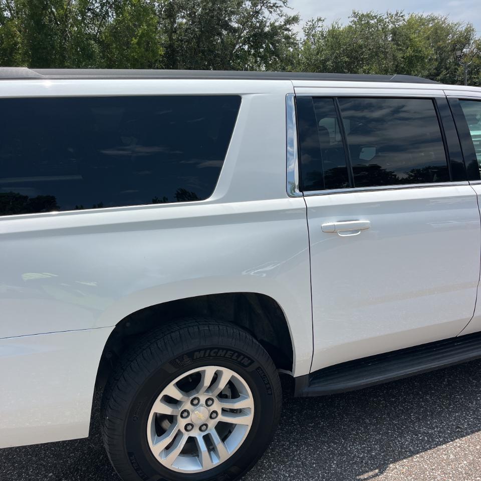 Chevrolet Suburban 4WD 4dr 1500 LT 2019