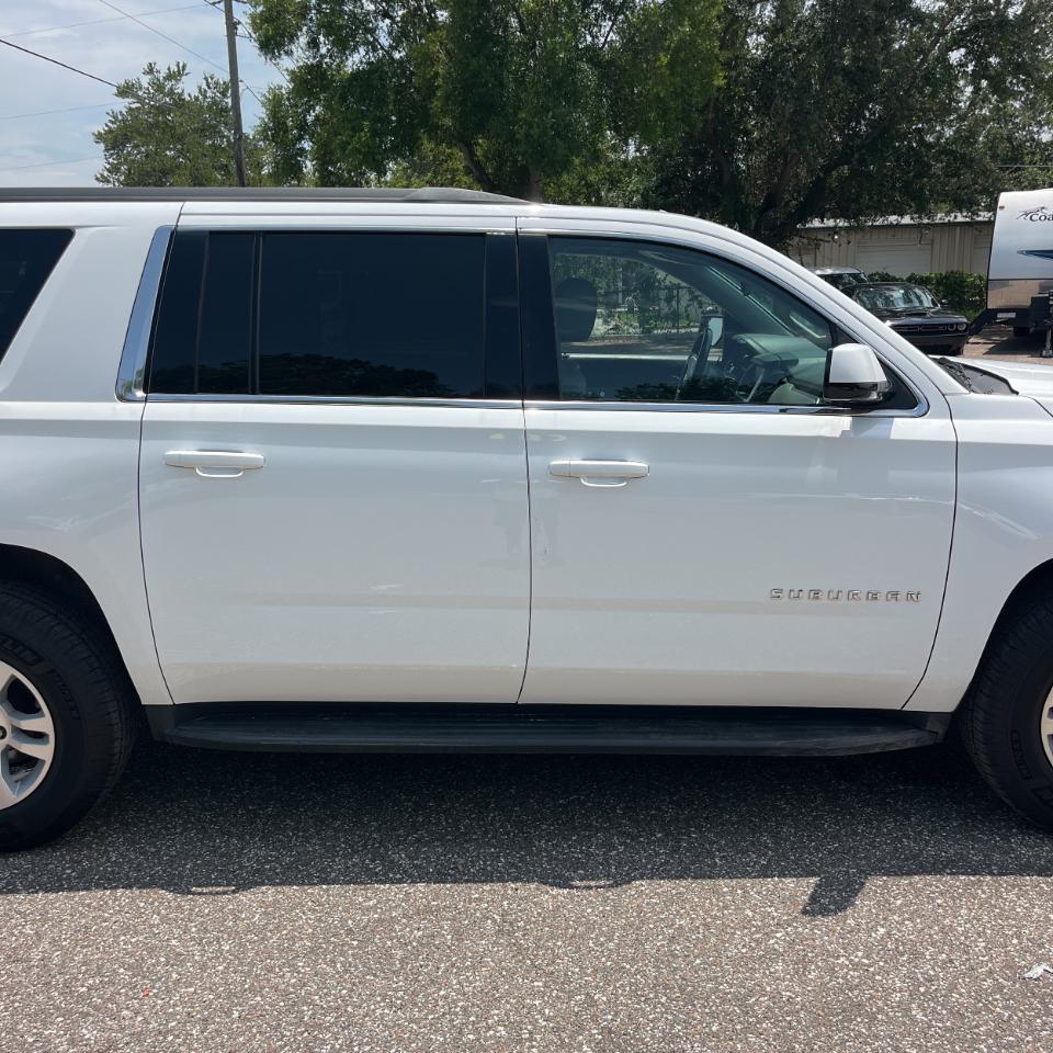 Chevrolet Suburban 4WD 4dr 1500 LT 2019