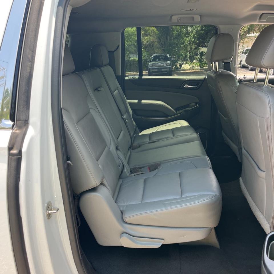 Chevrolet Suburban 4WD 4dr 1500 LT 2019