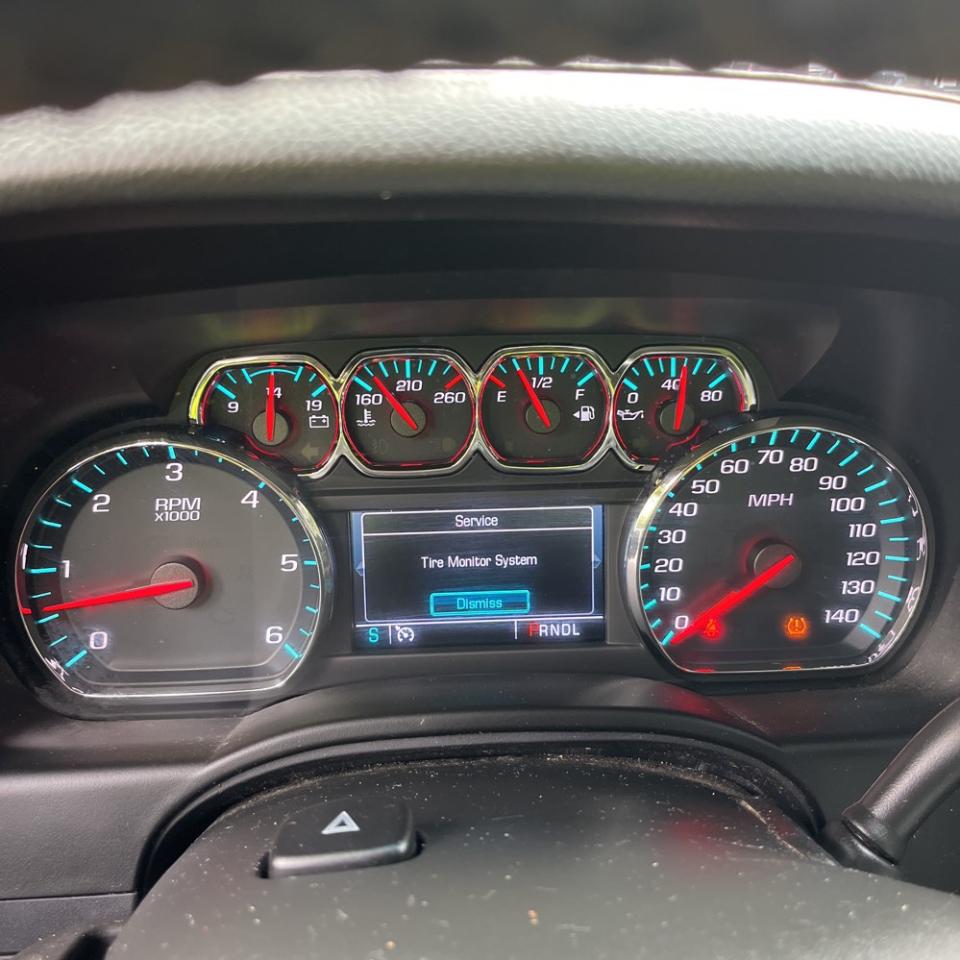Chevrolet Suburban 4WD 4dr 1500 LT 2019