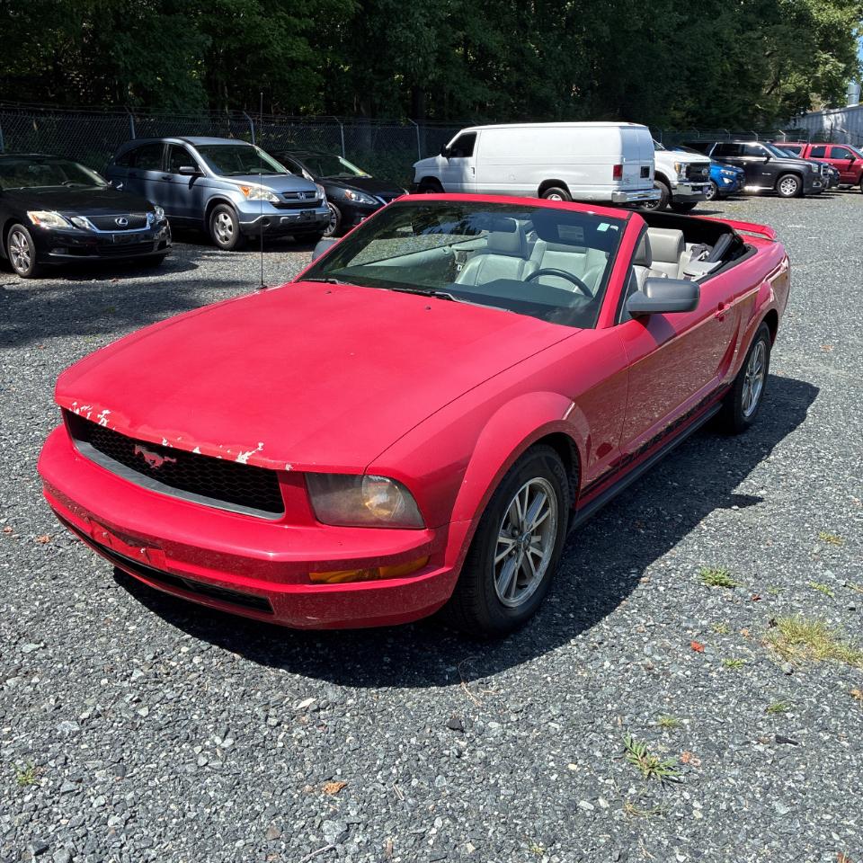 Ford Mustang 2dr Conv Deluxe 2005