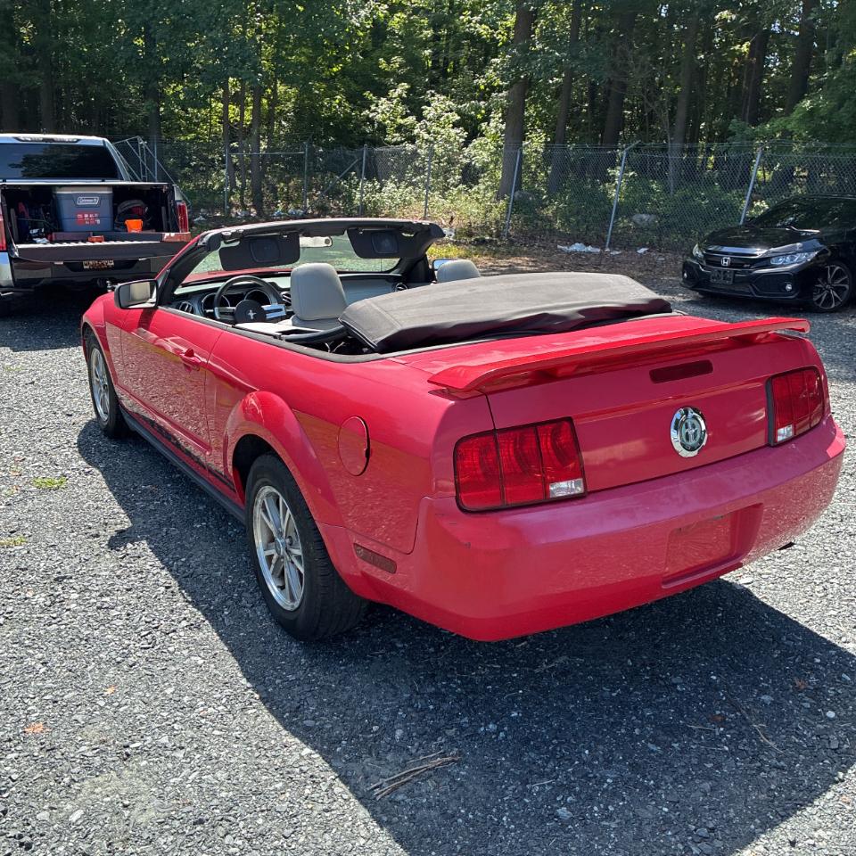 Ford Mustang 2dr Conv Deluxe 2005