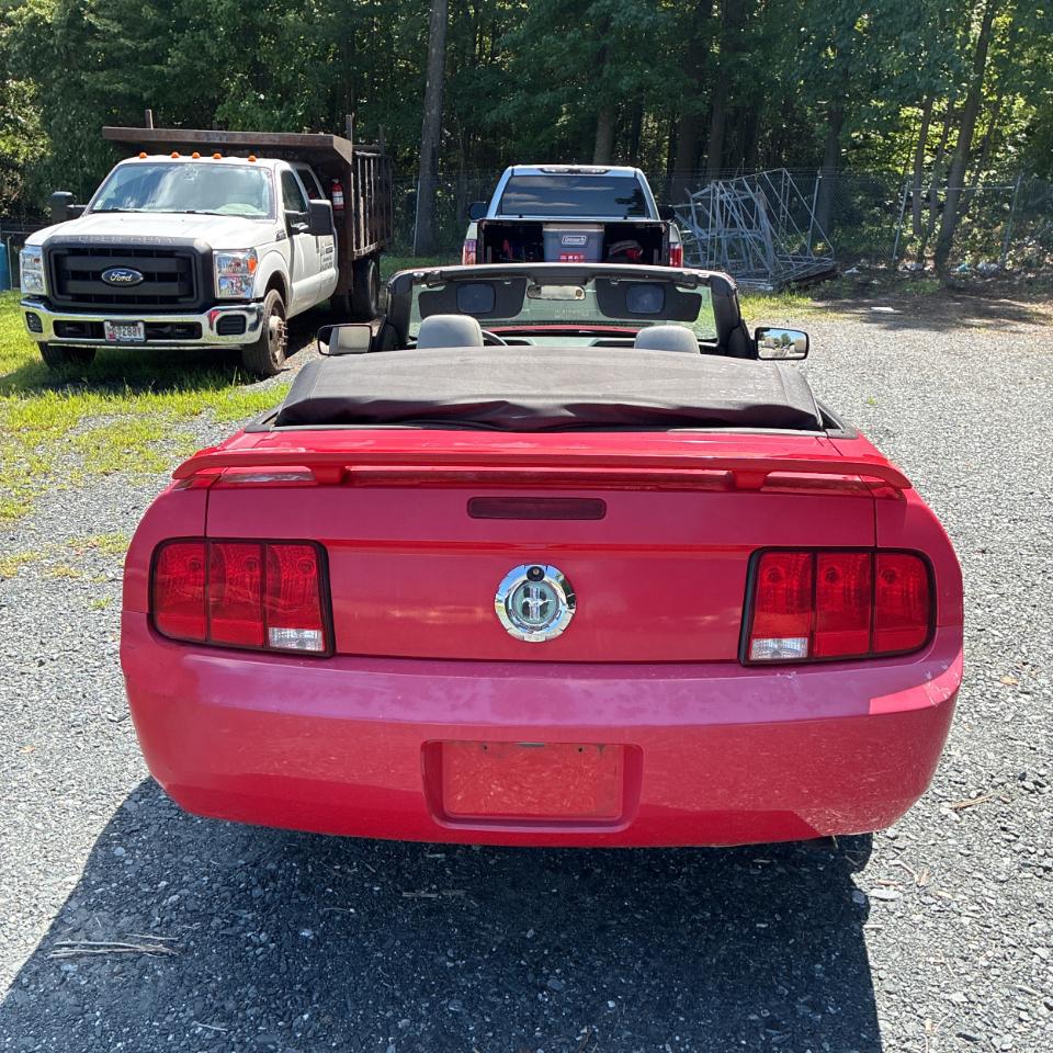 Ford Mustang 2dr Conv Deluxe 2005
