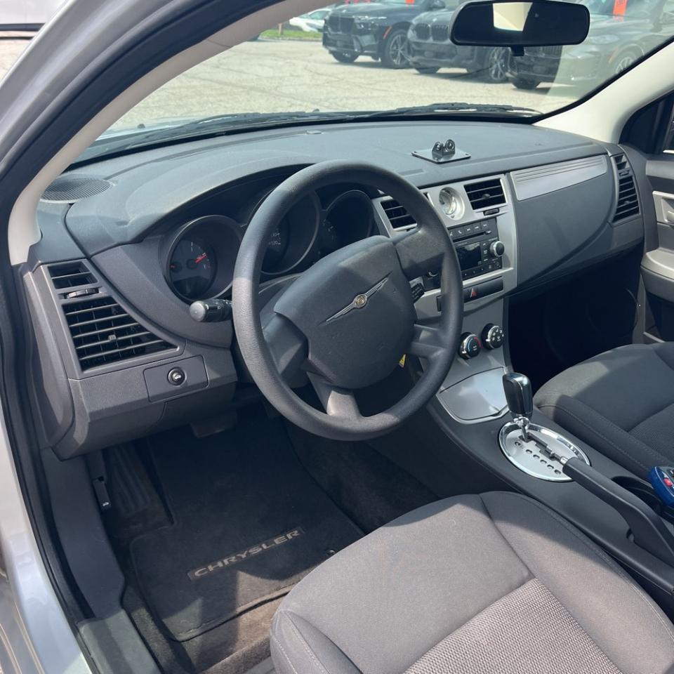 Chrysler Sebring 4dr Sdn Touring 2010