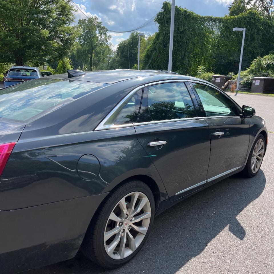Cadillac XTS 4dr Sdn Luxury AWD 2015