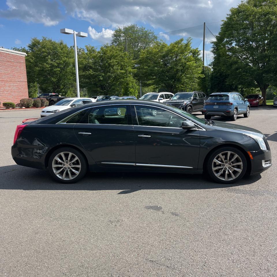Cadillac XTS 4dr Sdn Luxury AWD 2015