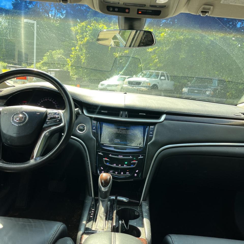 Cadillac XTS 4dr Sdn Luxury AWD 2015