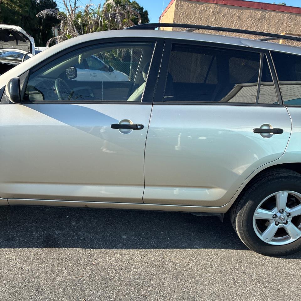 Toyota RAV4 FWD 4dr V6 5-Spd AT (Natl) 2008