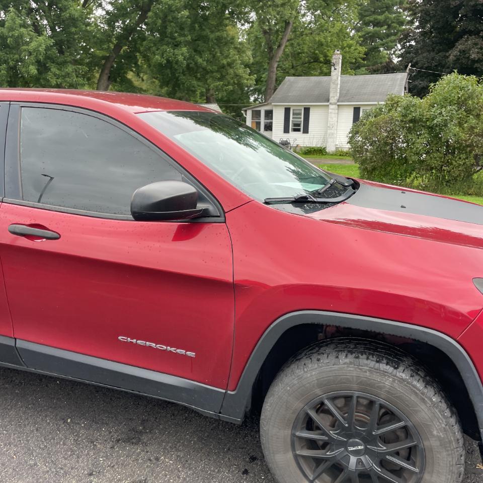 Jeep Cherokee 4WD 4dr Sport 2015