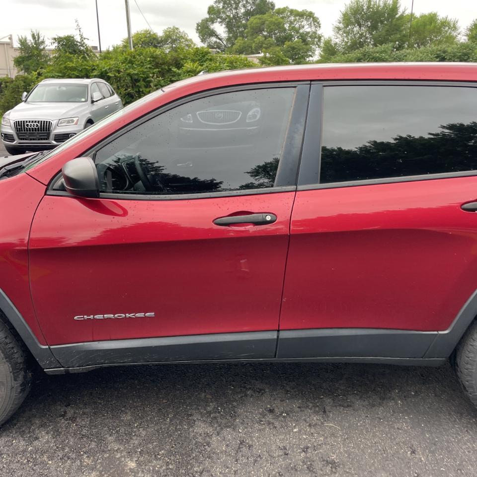Jeep Cherokee 4WD 4dr Sport 2015