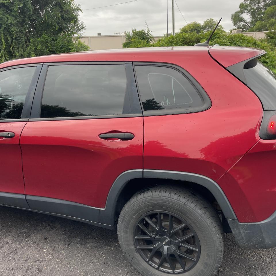 Jeep Cherokee 4WD 4dr Sport 2015