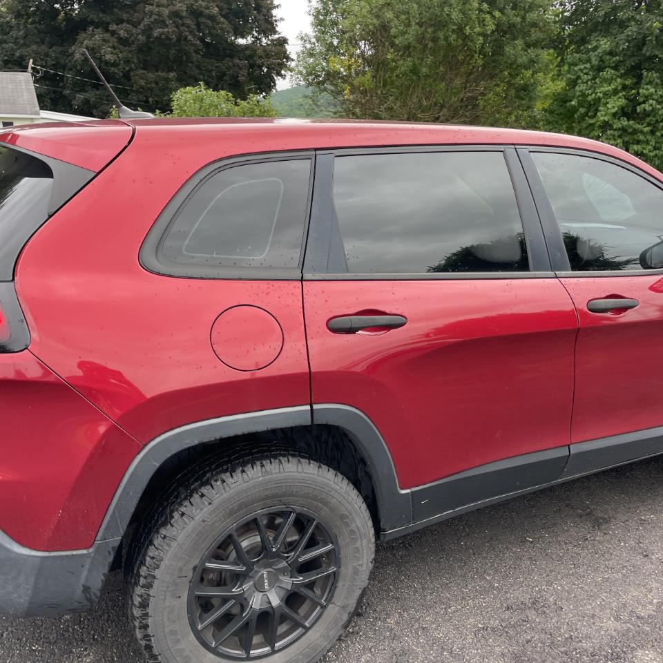 Jeep Cherokee 4WD 4dr Sport 2015