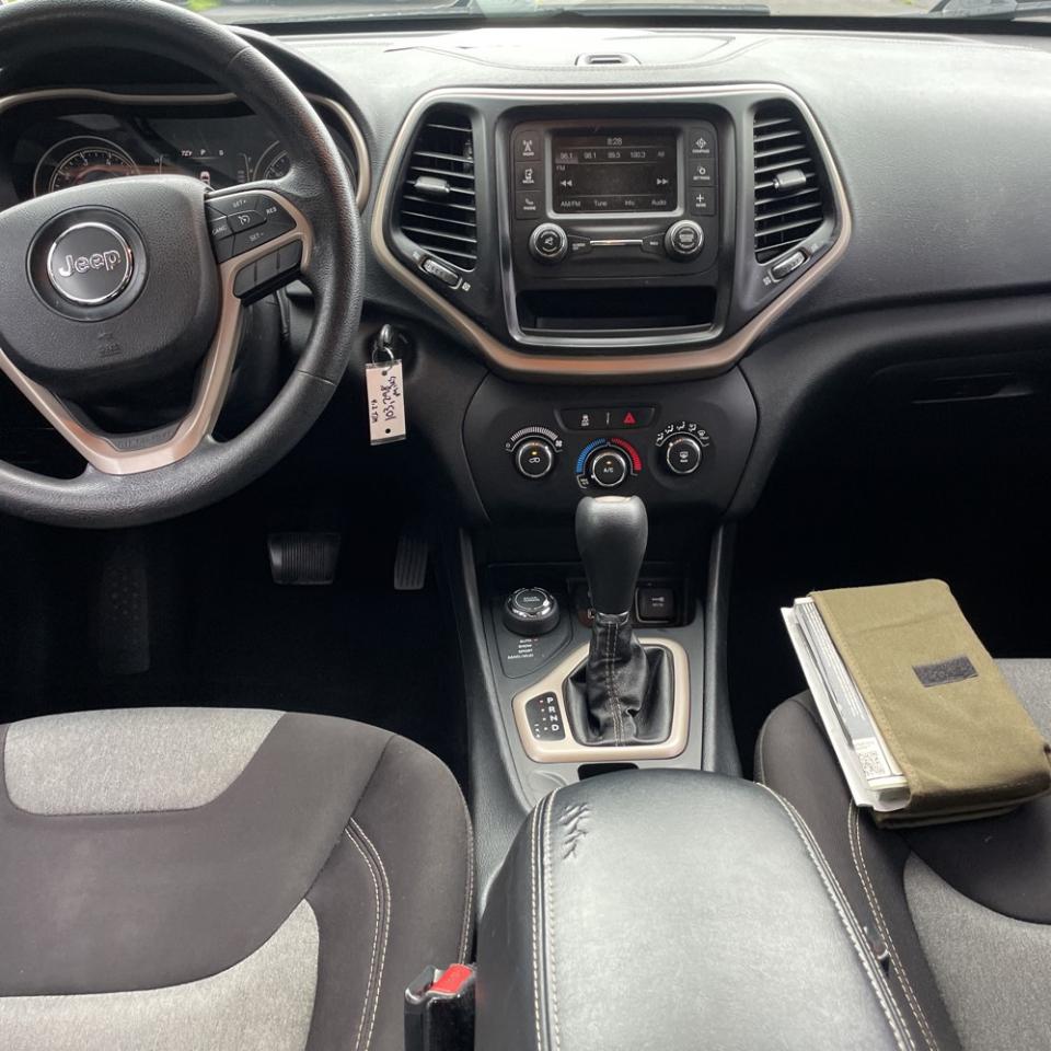Jeep Cherokee 4WD 4dr Sport 2015