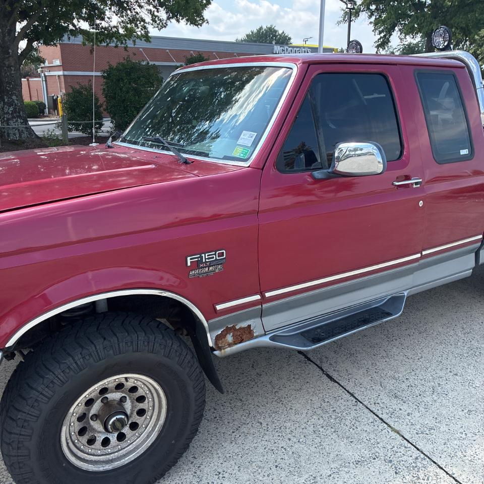 Ford F-150 Supercab 138.8" WB 4WD 1995