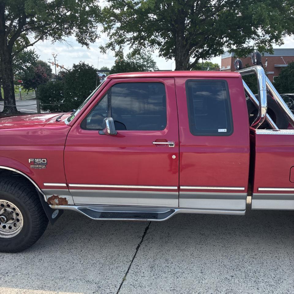 Ford F-150 Supercab 138.8" WB 4WD 1995