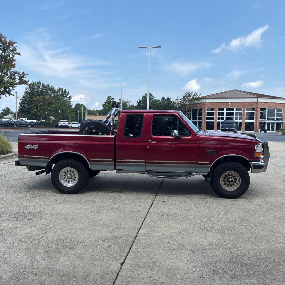 Ford F-150 Supercab 138.8" WB 4WD 1995