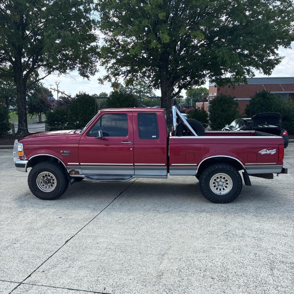 Ford F-150 Supercab 138.8" WB 4WD 1995