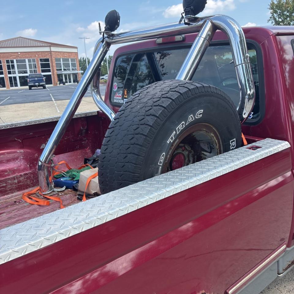 Ford F-150 Supercab 138.8" WB 4WD 1995