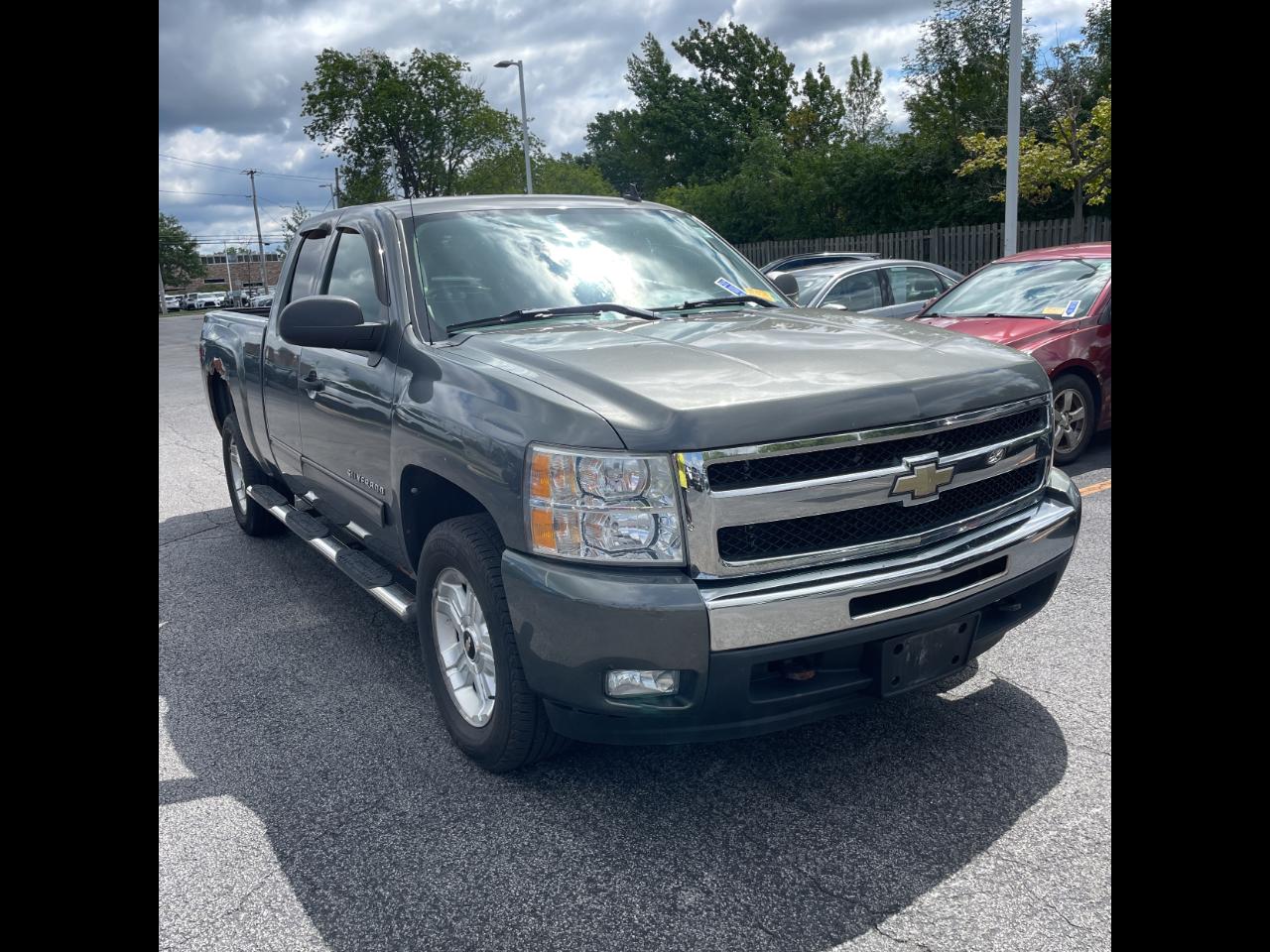 Chevrolet Silverado 1500 4WD Ext Cab 143.5" LT 2011