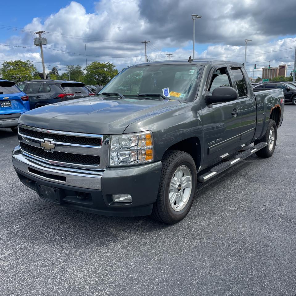 Chevrolet Silverado 1500 4WD Ext Cab 143.5" LT 2011