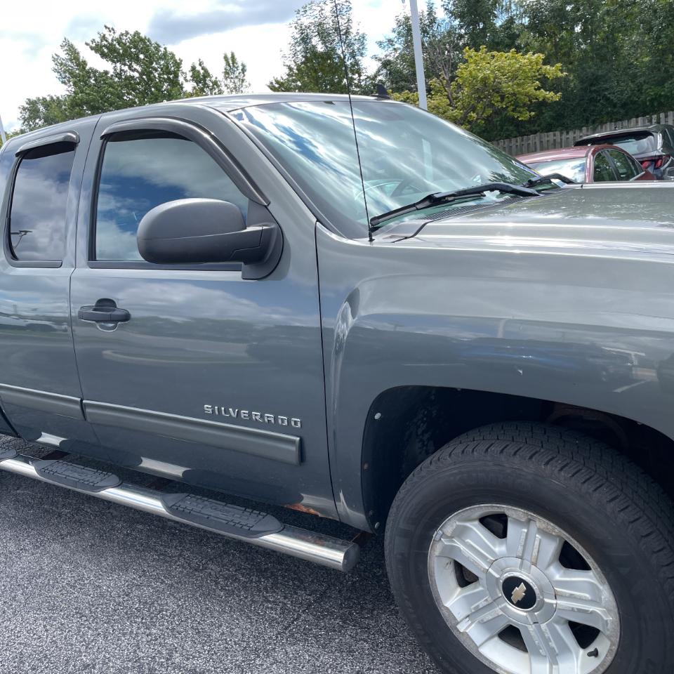 Chevrolet Silverado 1500 4WD Ext Cab 143.5" LT 2011