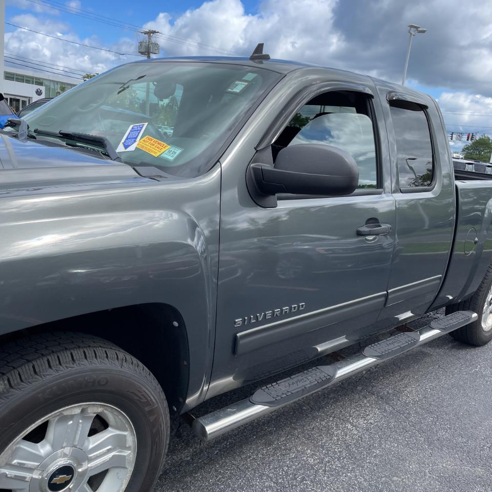 Chevrolet Silverado 1500 4WD Ext Cab 143.5" LT 2011