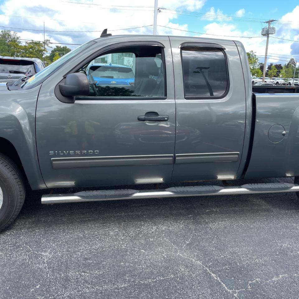Chevrolet Silverado 1500 4WD Ext Cab 143.5" LT 2011