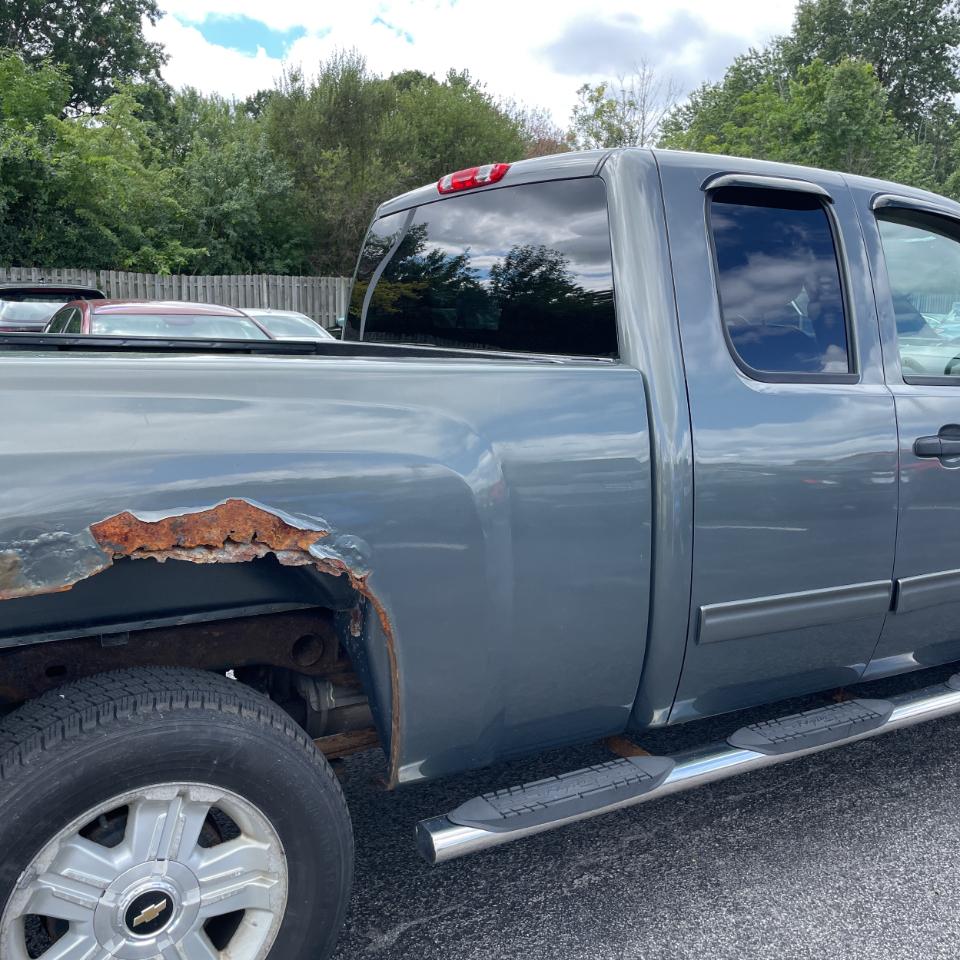 Chevrolet Silverado 1500 4WD Ext Cab 143.5" LT 2011