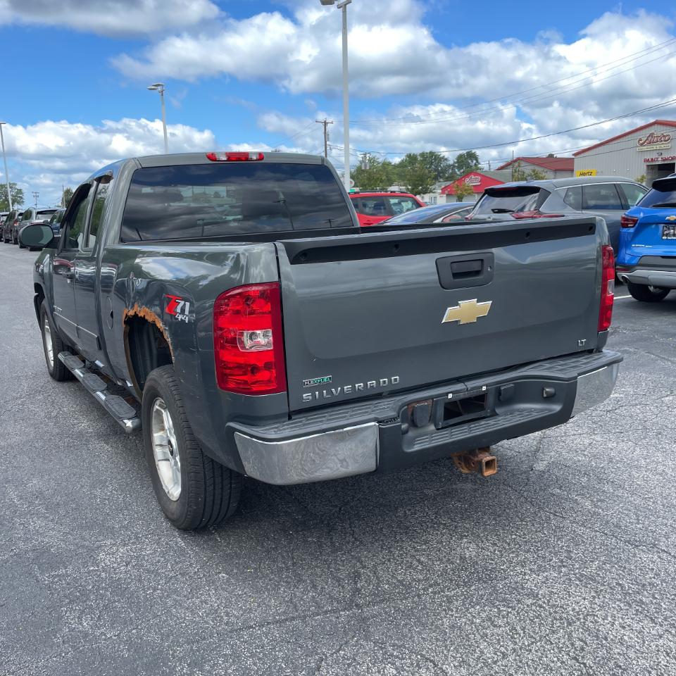 Chevrolet Silverado 1500 4WD Ext Cab 143.5" LT 2011