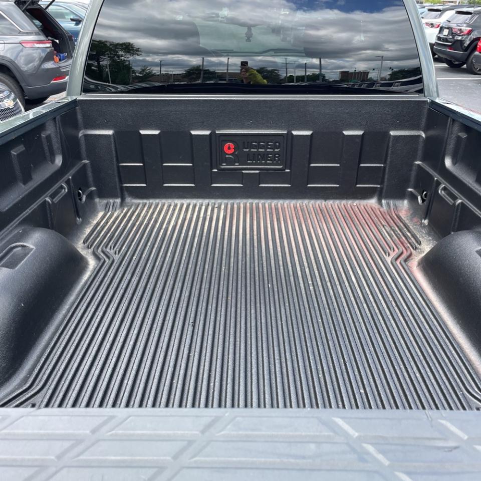 Chevrolet Silverado 1500 4WD Ext Cab 143.5" LT 2011