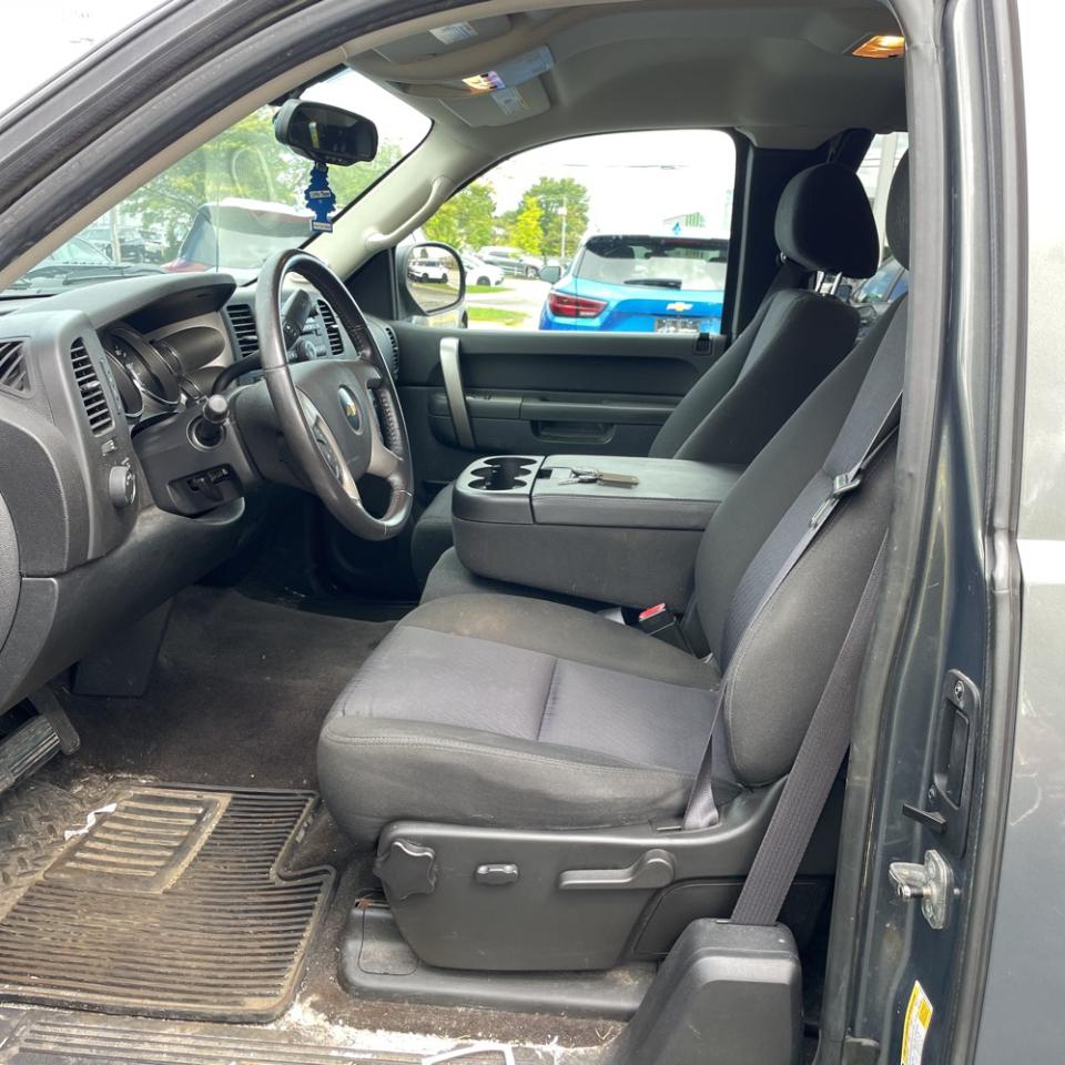 Chevrolet Silverado 1500 4WD Ext Cab 143.5" LT 2011