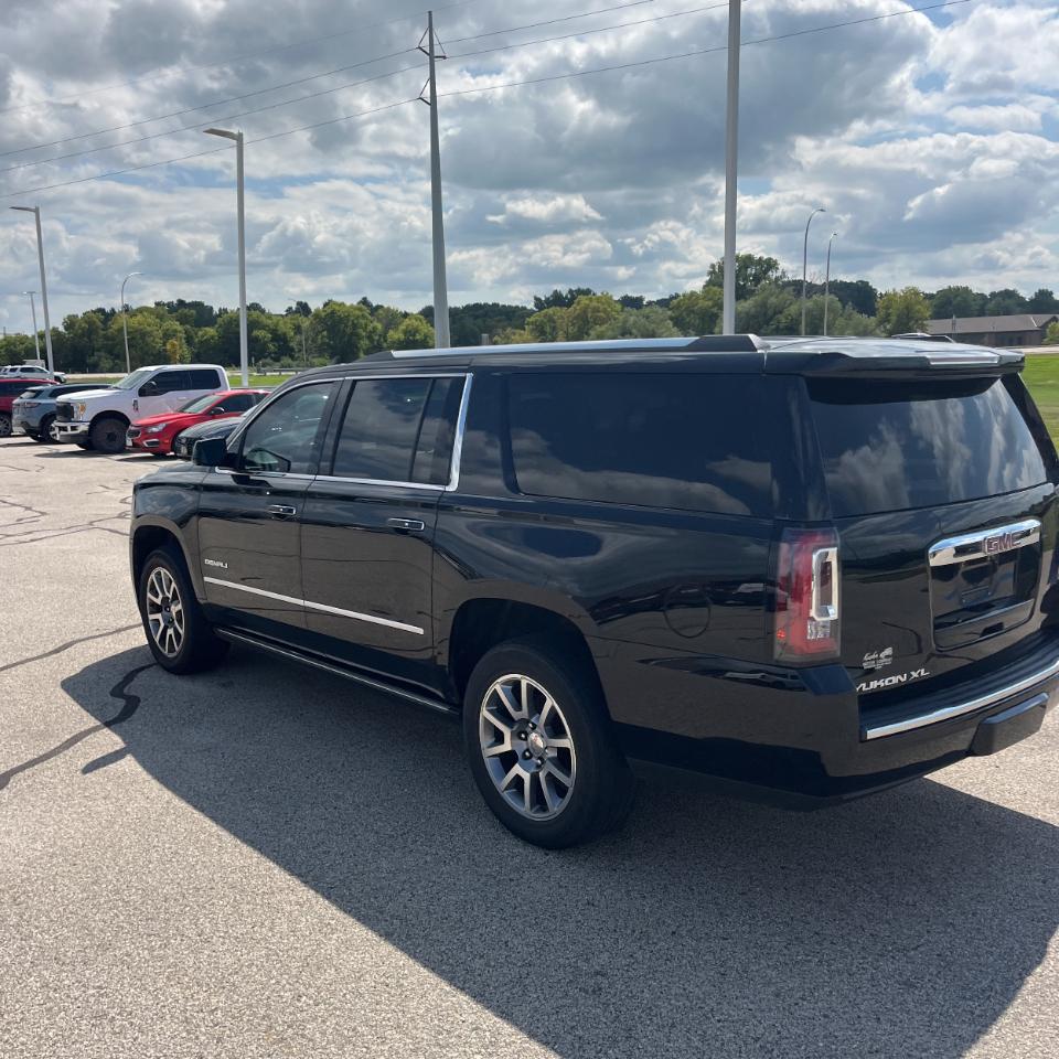 GMC Yukon XL 4WD 4dr Denali 2016