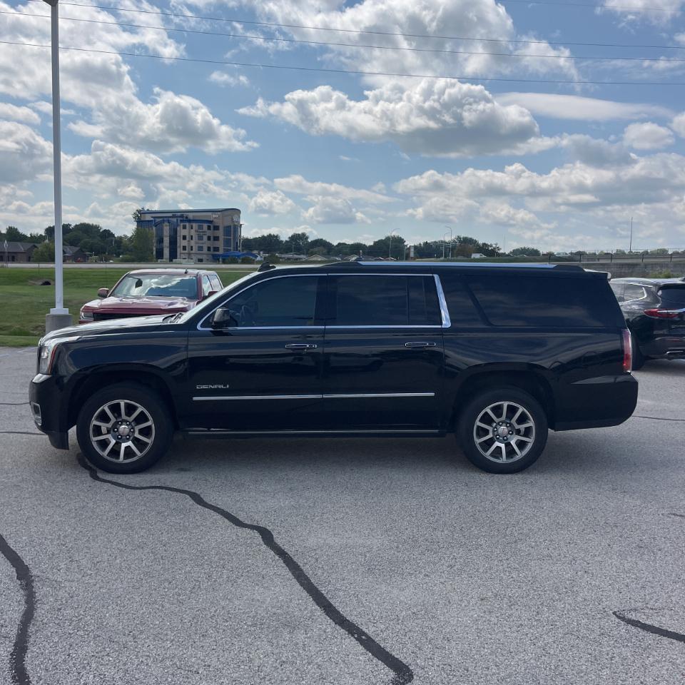 GMC Yukon XL 4WD 4dr Denali 2016