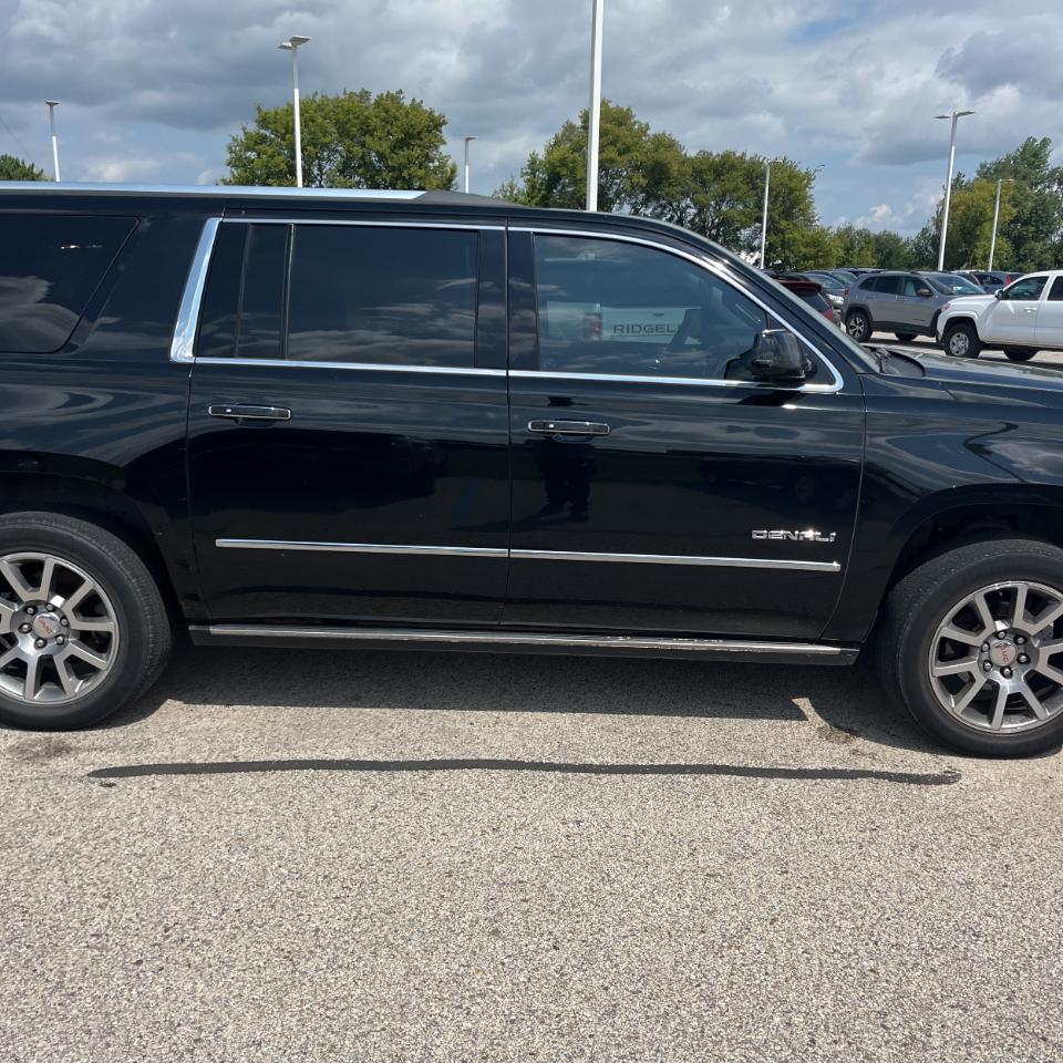 GMC Yukon XL 4WD 4dr Denali 2016