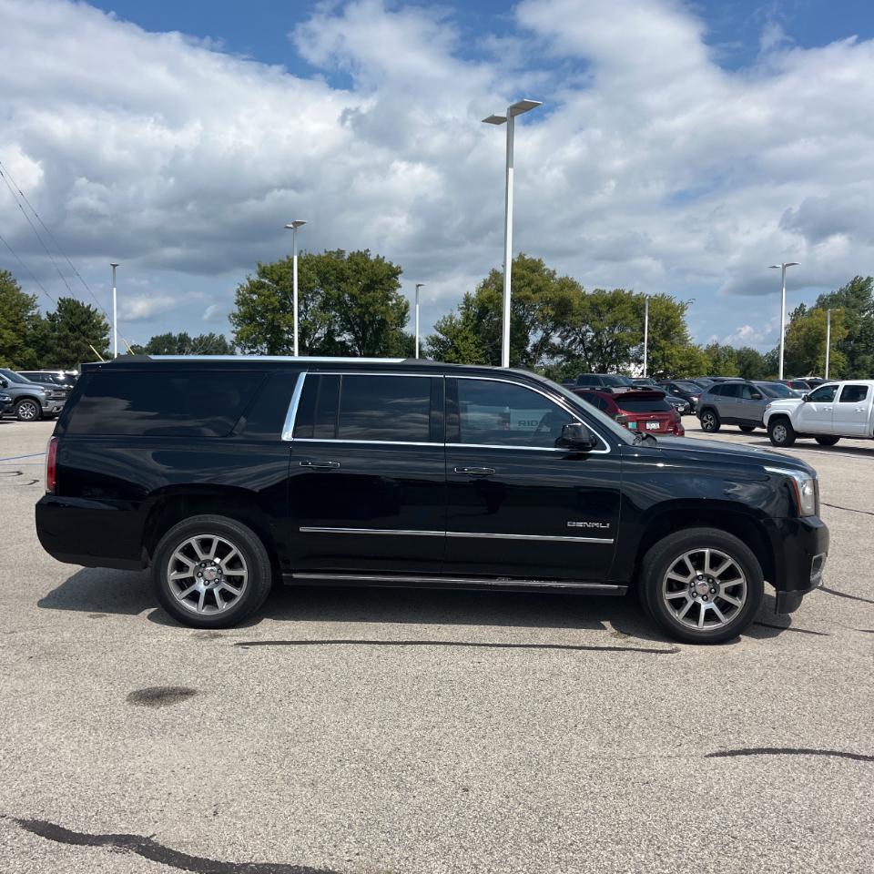 GMC Yukon XL 4WD 4dr Denali 2016