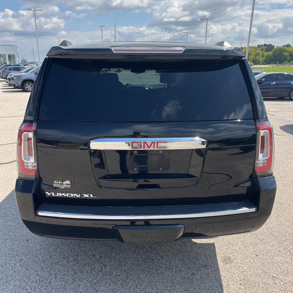 GMC Yukon XL 4WD 4dr Denali 2016